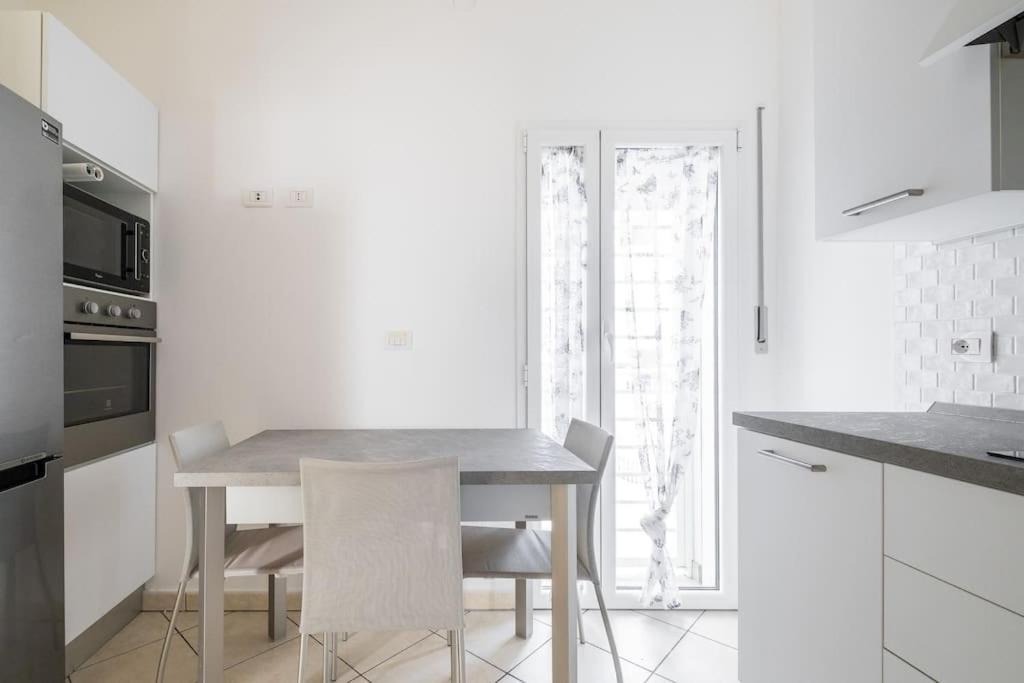 A Casa Di Mo', A Due Passi Dalla Stazione E Fiera Bolonia Exterior foto